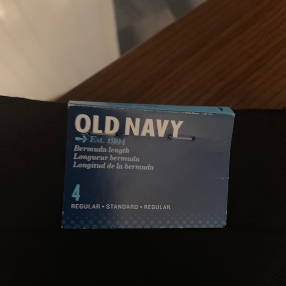 Old Navy black Bermuda shorts. NWT .‎ Retail 30 - Picture 4 of 5
